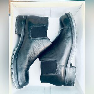 Vintage Ann Taylor Black Leather Ankle Boots / 8.5 / Used